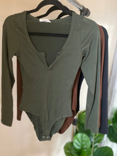 Load image into Gallery viewer, SEASON BODYSUIT (OLIVE)