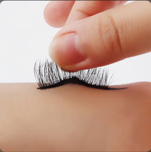 Load image into Gallery viewer, BLACK EYELINER/LASH GLUE 2 IN 1